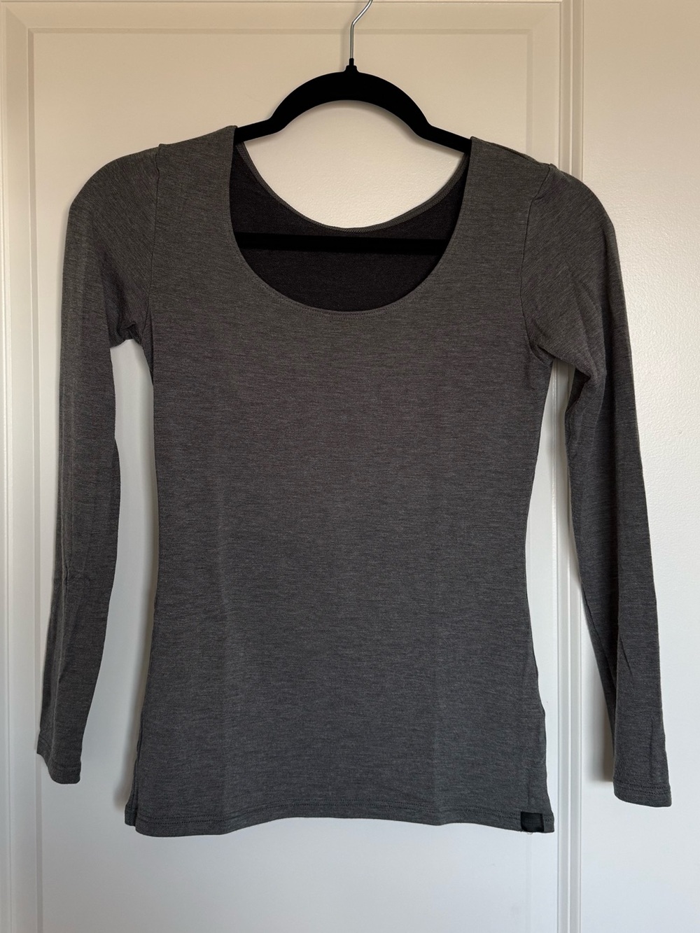 Women’s Uniqlo Heat Tech Extra Warm Scoop Neck Long Sleeve Shirt